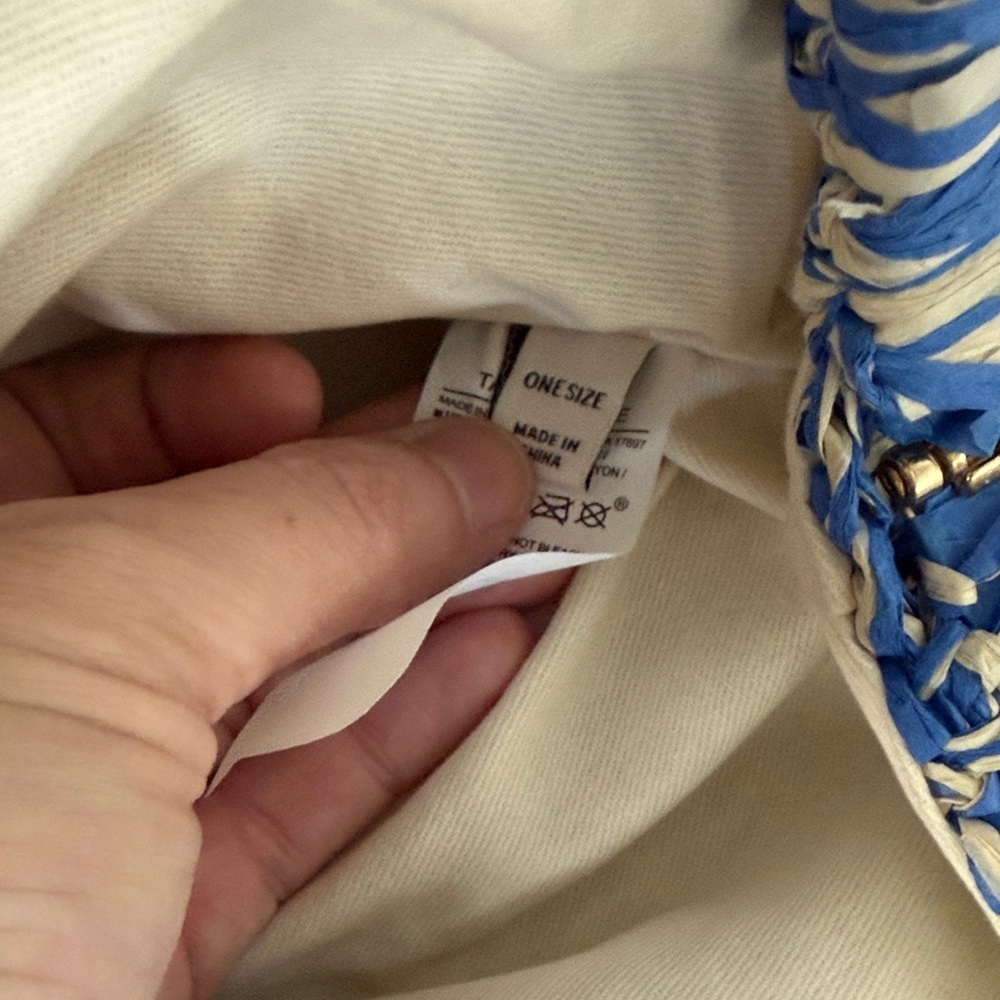 Banana Republic Blue and Cream Woven Clutch - Picture 7 of 7